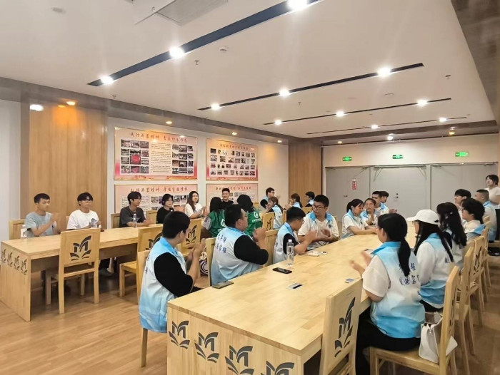 青 山绿水,“河”我守护|ok138cn太阳集团“河”你守绿实践团筑梦绿色新篇章